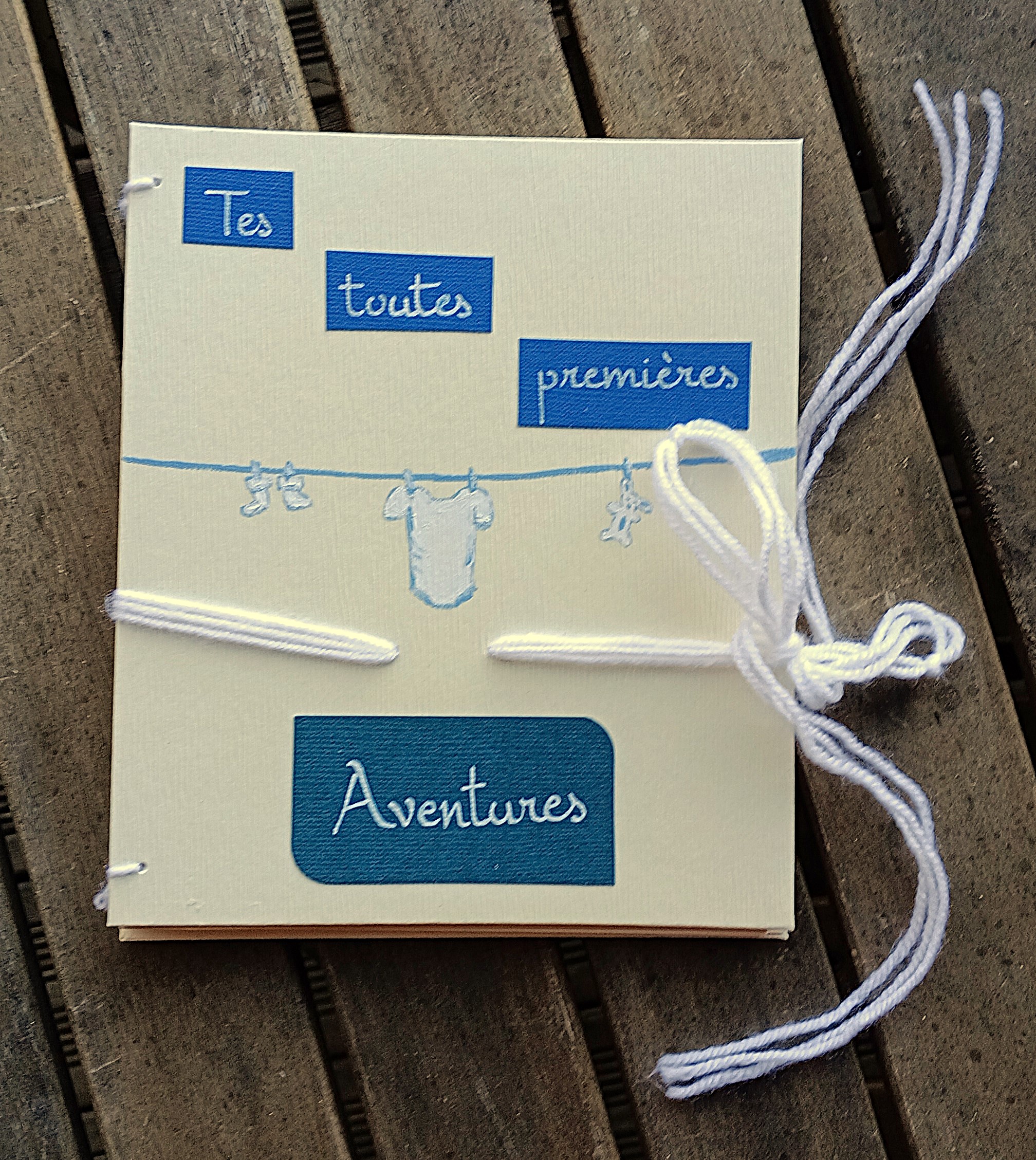 Carnet crème "Tes toutes premières aventures"